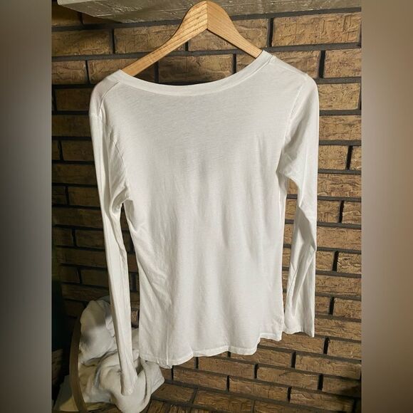 ‎Ou vneck - Picture 3 of 5